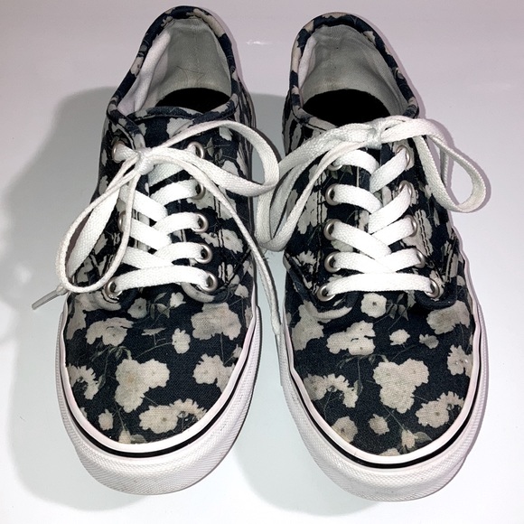 Sold 💌 Vans Sneakers - Picture 3 of 14